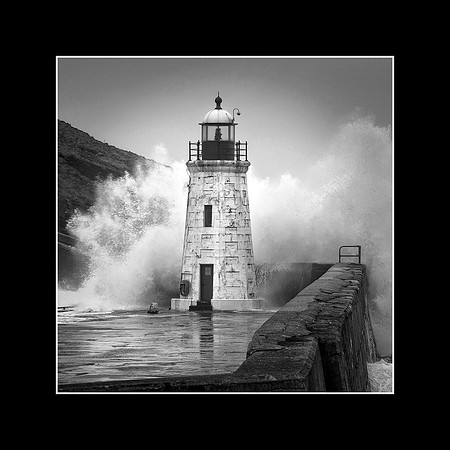 21 - Lighthouse b&w