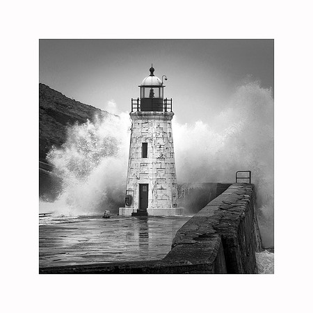 21 - Lighthouse b&w_1