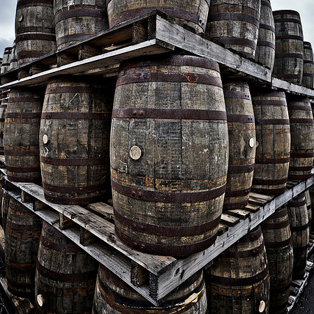 40 - Whisky barrels